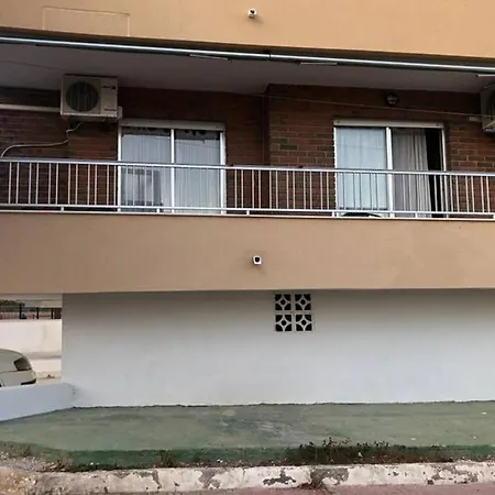 Fantastic Location - Ground Floor In Walking Distance To The * Torrevieja