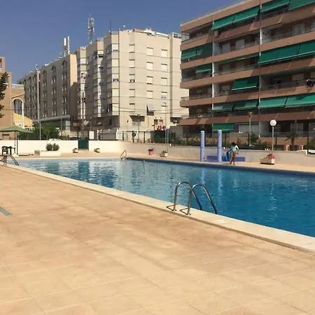 Apartment Fantastic Location - Ground Floor In Walking Distance To The