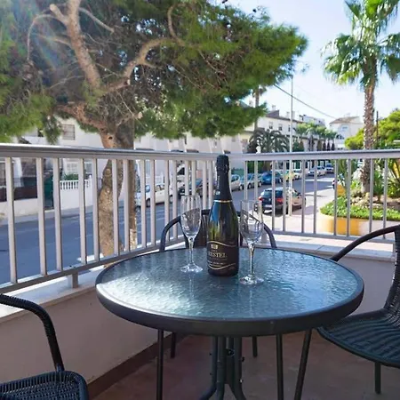 Fantastic Location - Ground Floor In Walking Distance To The * Torrevieja