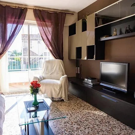 Fantastic Location - Ground Floor In Walking Distance To The * Torrevieja