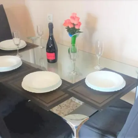 Fantastic Location - Ground Floor In Walking Distance To The * Torrevieja