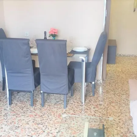 Fantastic Location - Ground Floor In Walking Distance To The Apartment *